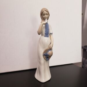 Rex Valencia Porcelain Girl with Bird Figurine Handmade Spain #91